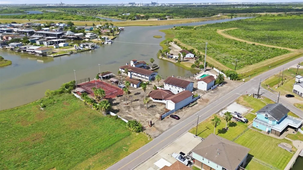 1500 Blue Water Drive Freeport, TX 77541