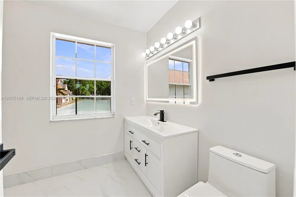 1181 SW 108th Ter Davie, FL 33324