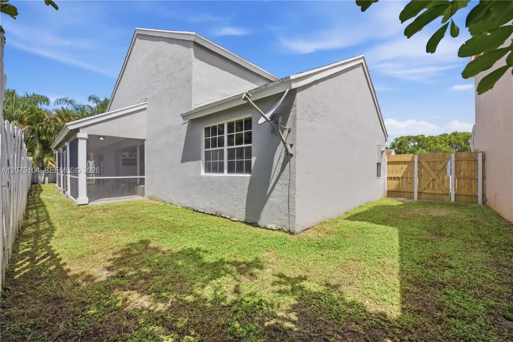 1181 SW 108th Ter Davie, FL 33324