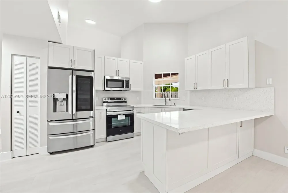 1181 SW 108th Ter Davie, FL 33324