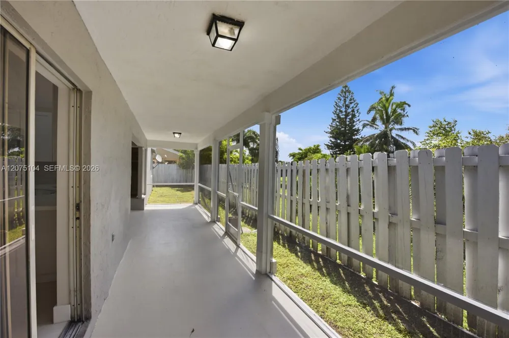 1181 SW 108th Ter Davie, FL 33324