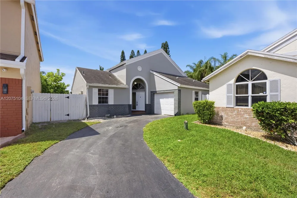 1181 SW 108th Ter Davie, FL 33324