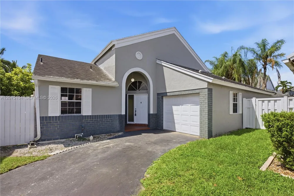 1181 SW 108th Ter Davie, FL 33324