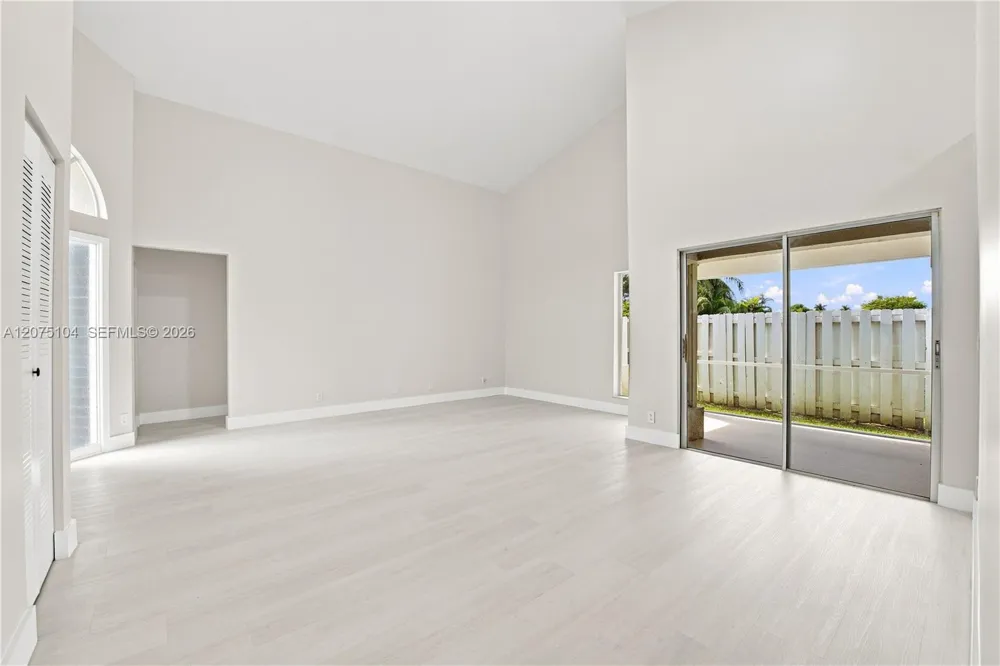 1181 SW 108th Ter Davie, FL 33324