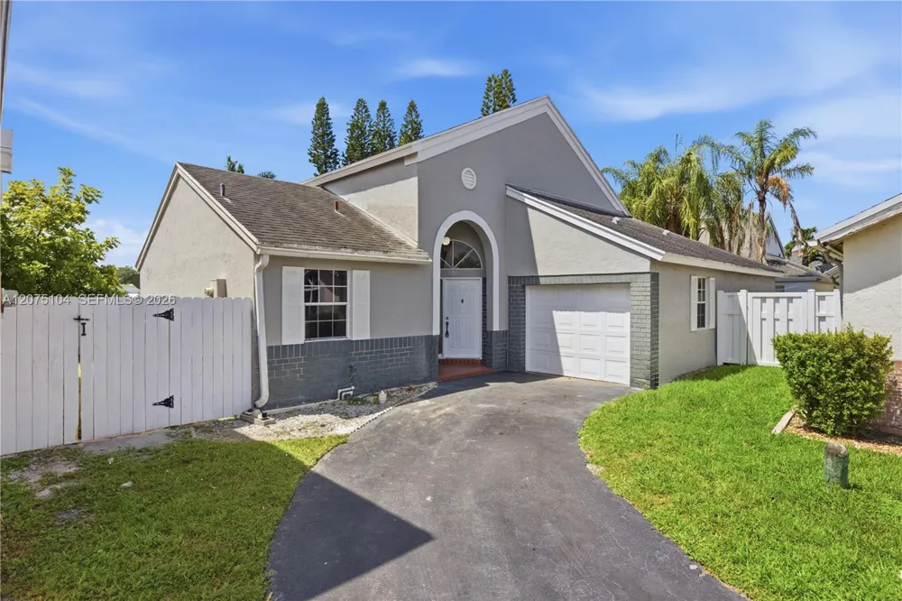 1181 SW 108th Ter Davie, FL 33324