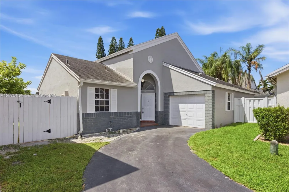 1181 SW 108th Ter Davie, FL 33324