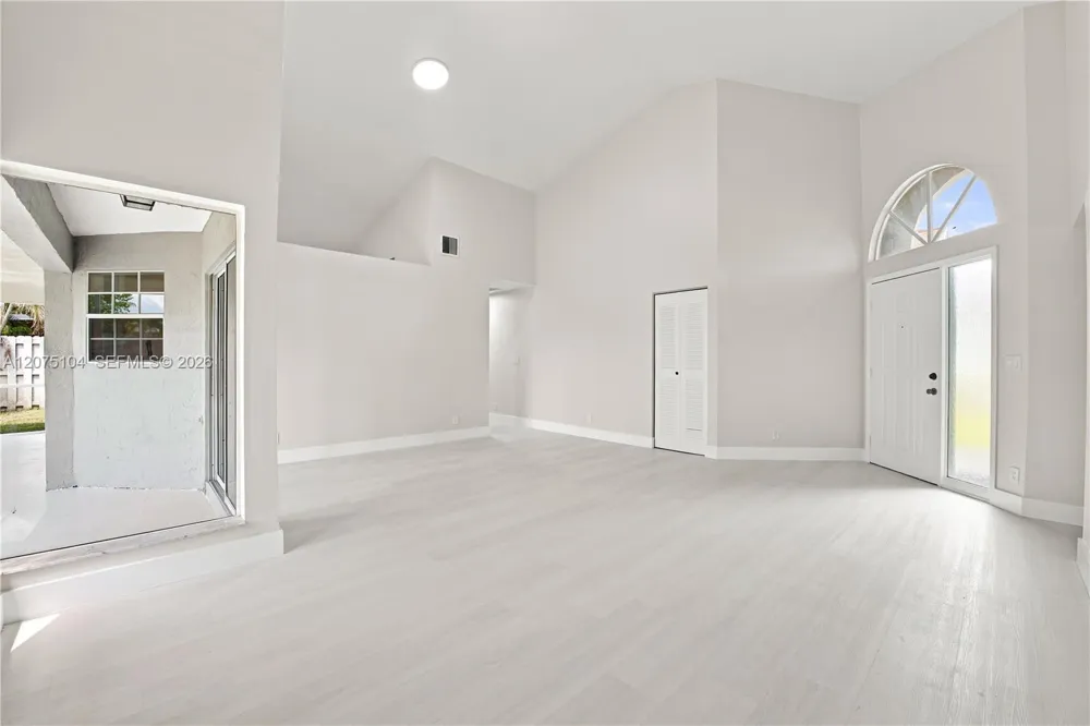 1181 SW 108th Ter Davie, FL 33324