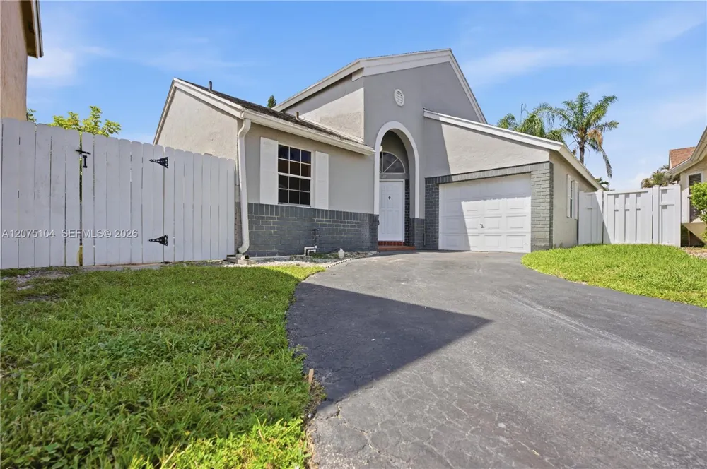 1181 SW 108th Ter Davie, FL 33324