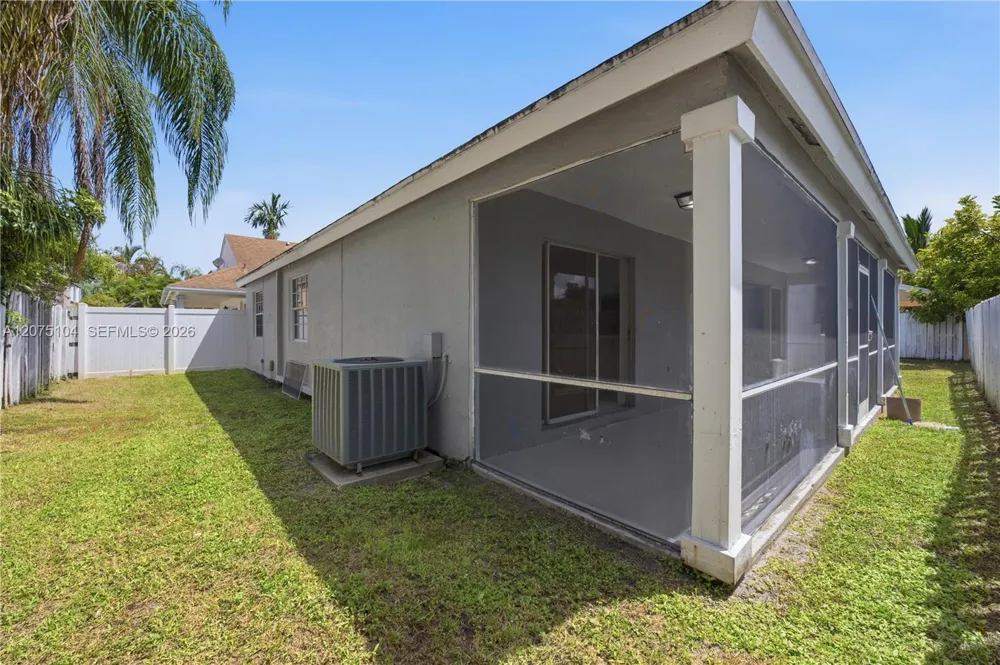 1181 SW 108th Ter Davie, FL 33324