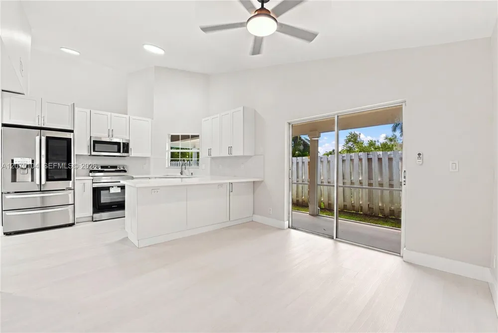 1181 SW 108th Ter Davie, FL 33324