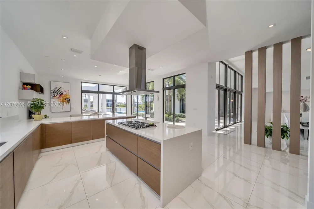 16600 Sunset Way Weston, FL 33326
