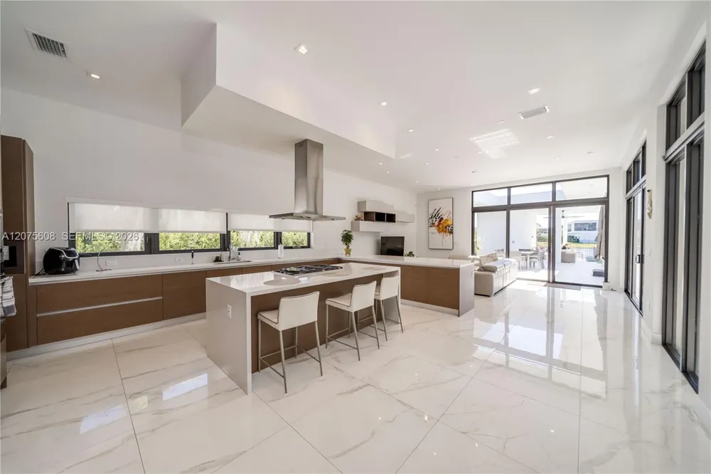 16600 Sunset Way Weston, FL 33326