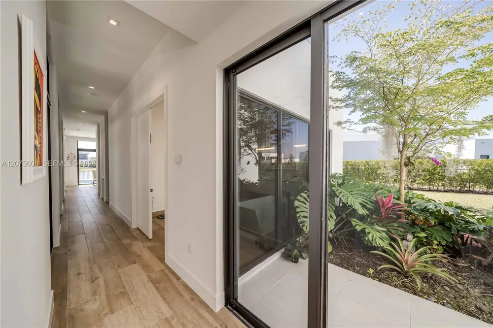 16600 Sunset Way Weston, FL 33326