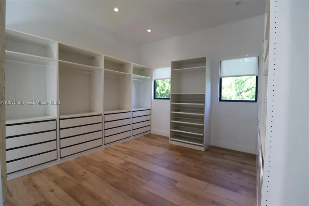 16600 Sunset Way Weston, FL 33326