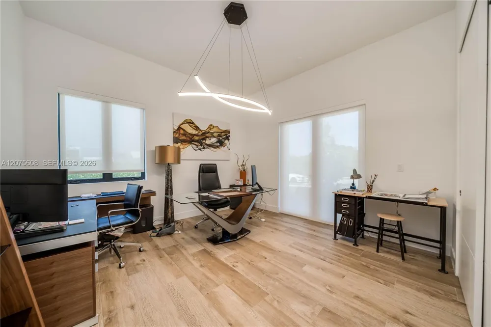 16600 Sunset Way Weston, FL 33326