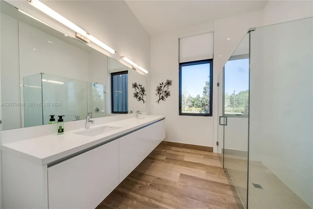 16600 Sunset Way Weston, FL 33326