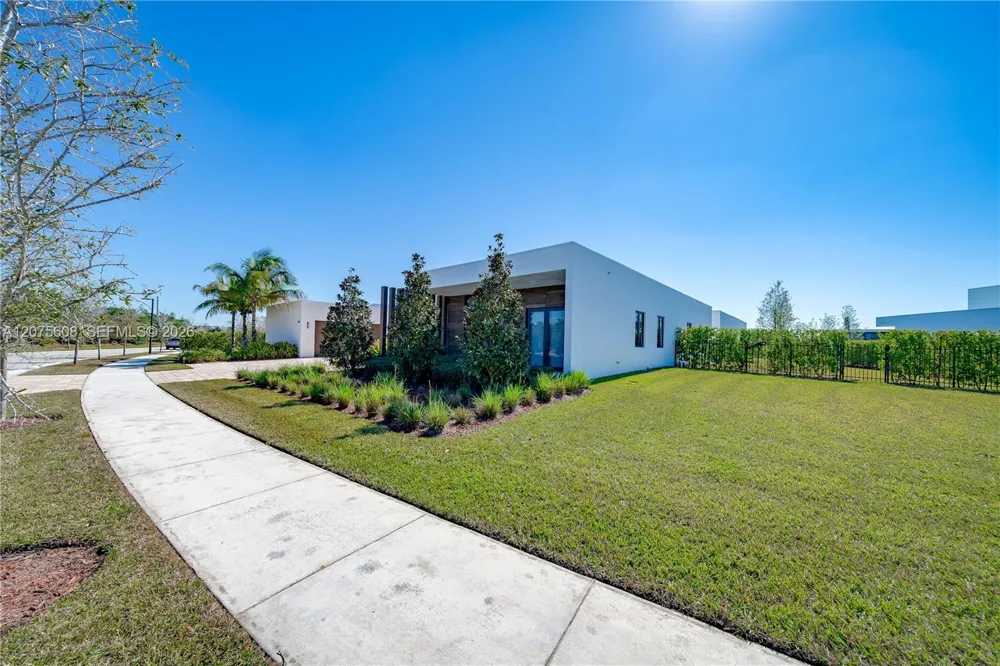 16600 Sunset Way Weston, FL 33326