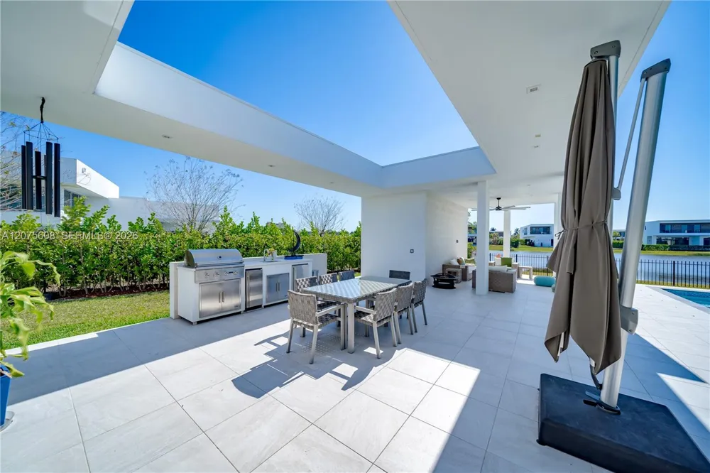 16600 Sunset Way Weston, FL 33326