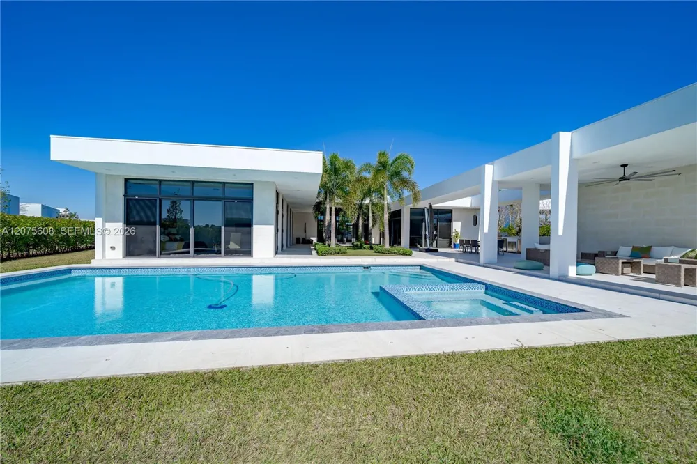 16600 Sunset Way Weston, FL 33326