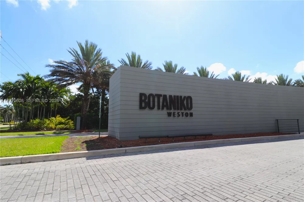 16600 Sunset Way Weston, FL 33326