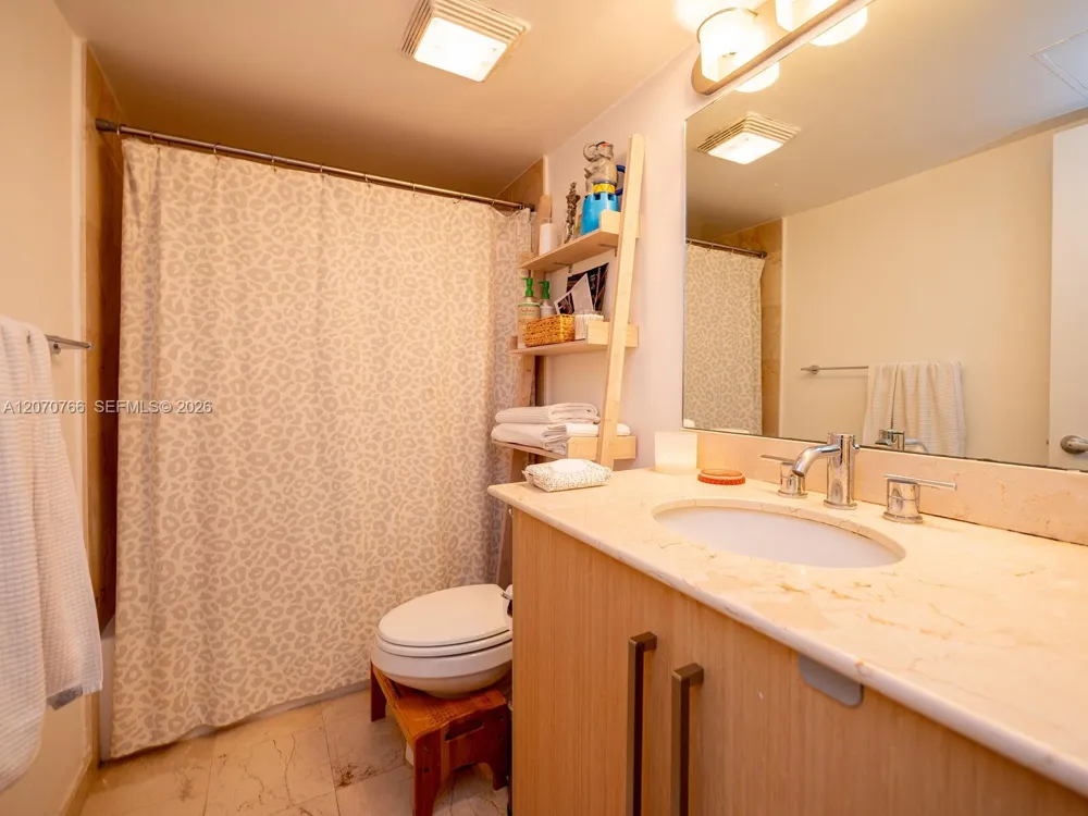 10275 Collins Ave #1132 Bal Harbour, FL 33154