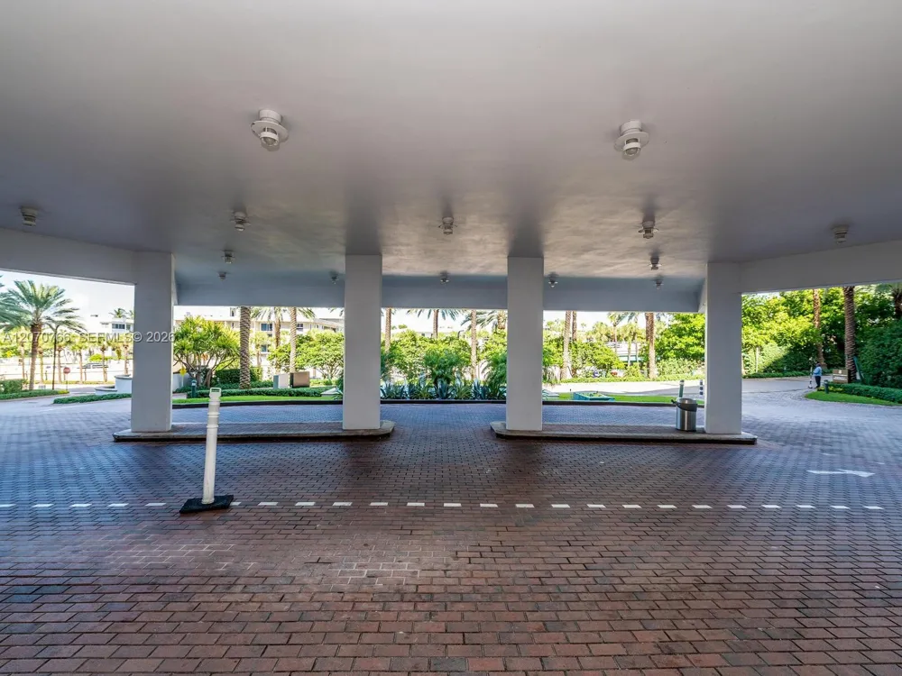 10275 Collins Ave #1132 Bal Harbour, FL 33154