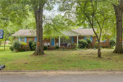 212 Westdale Drive