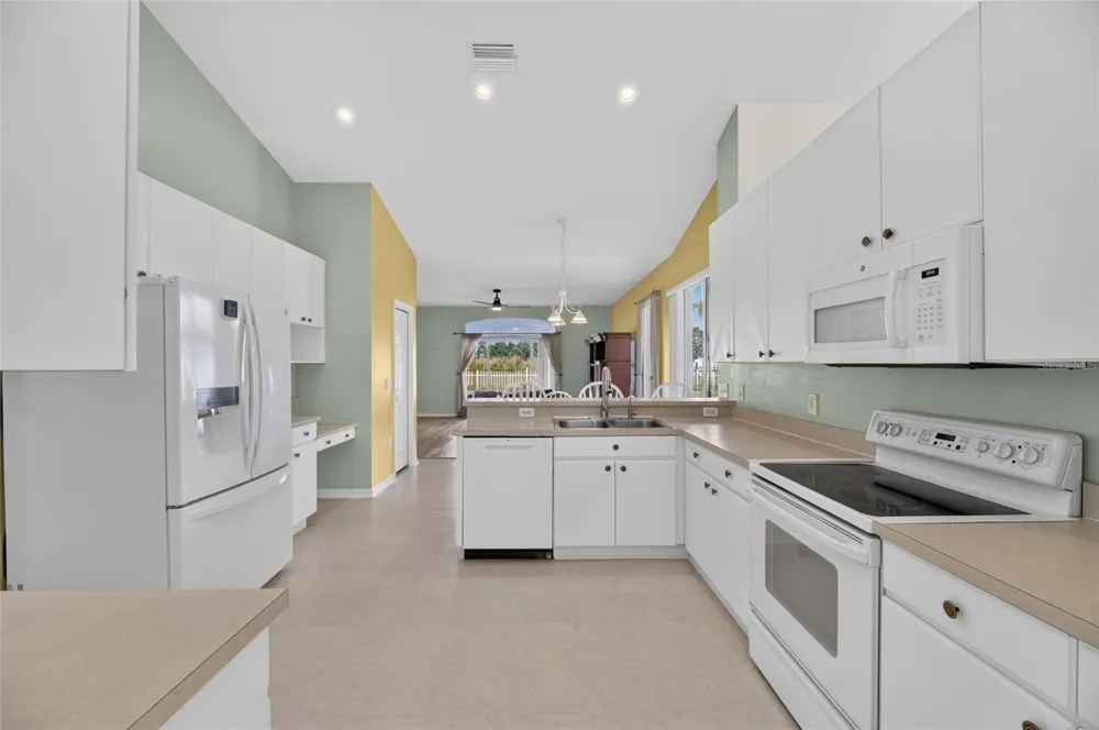 10303 TARRAGON DRIVE Riverview, FL 33569