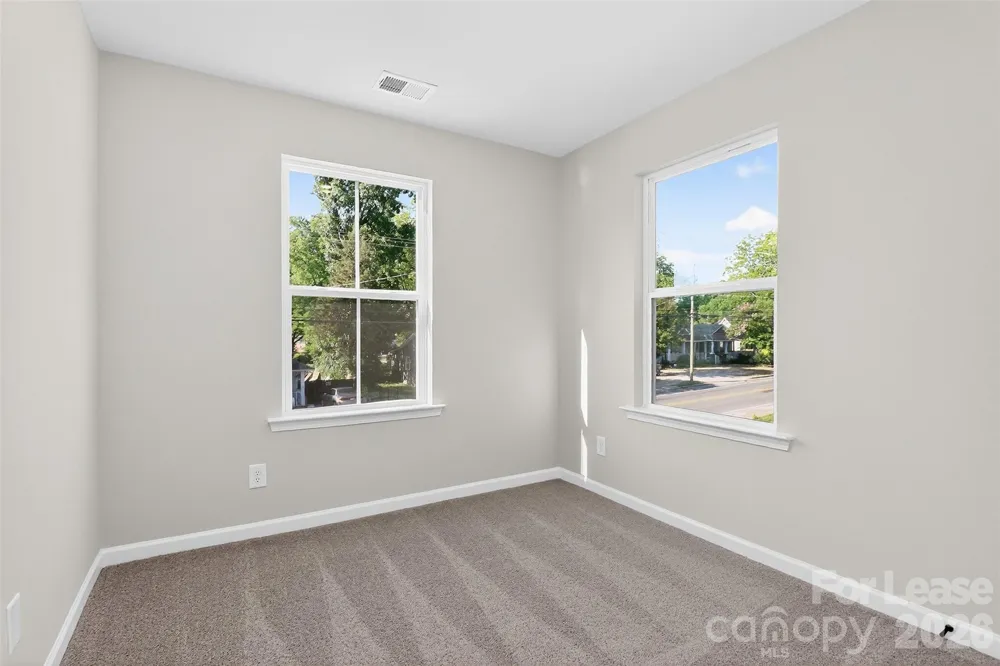 337 Hoskins Road Charlotte, NC 28216