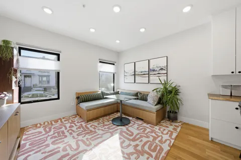 22 LINCOLN ST