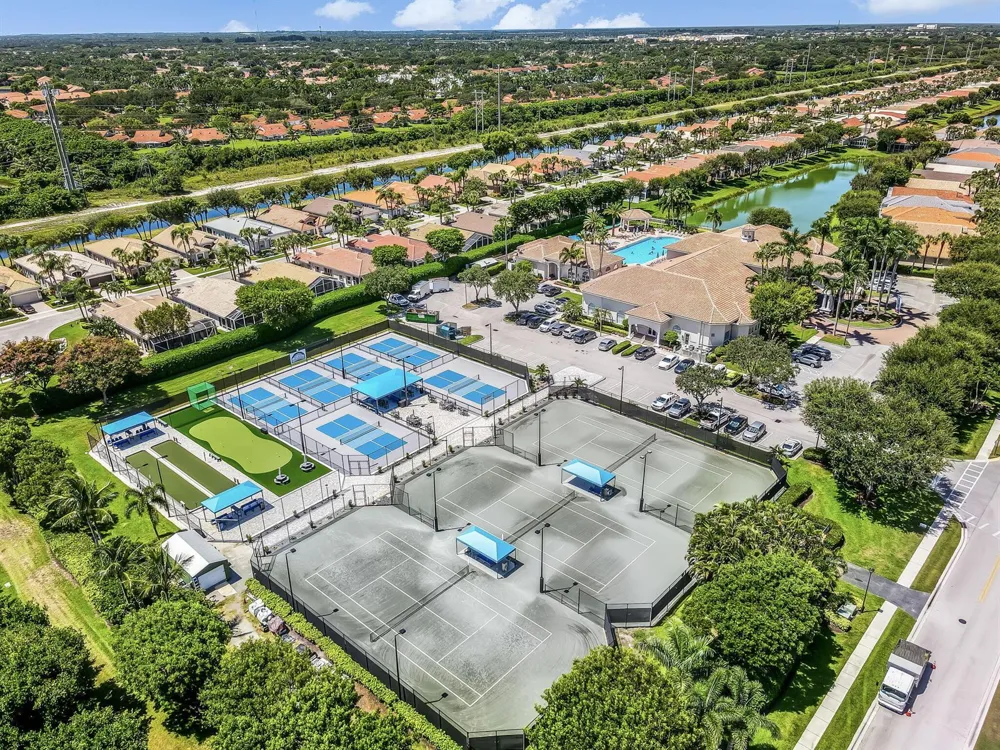 8966 DIAMONTE DRIVE Boynton Beach, FL 33472