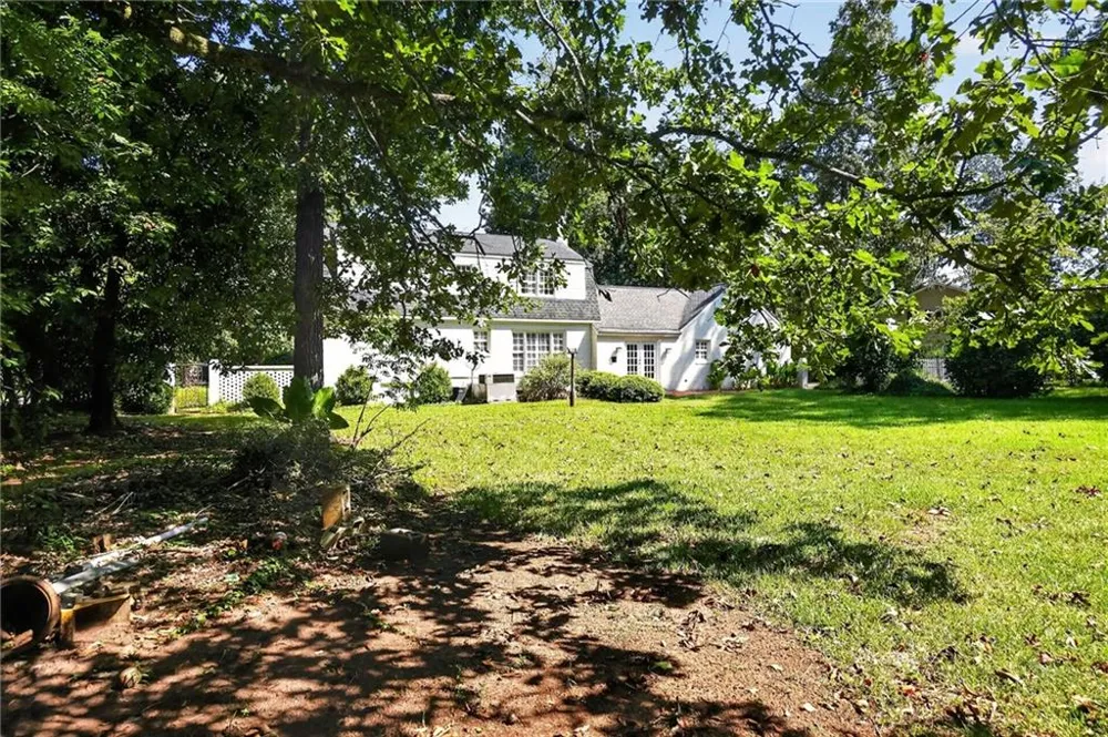 2210 E Doublegate Drive Albany, GA 31721