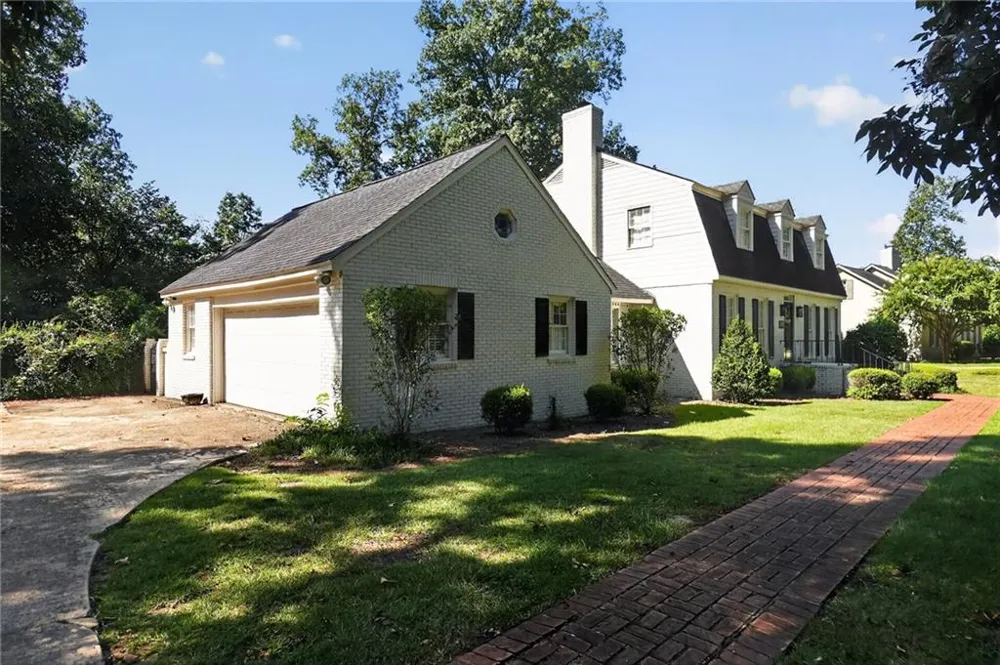 2210 E Doublegate Drive Albany, GA 31721