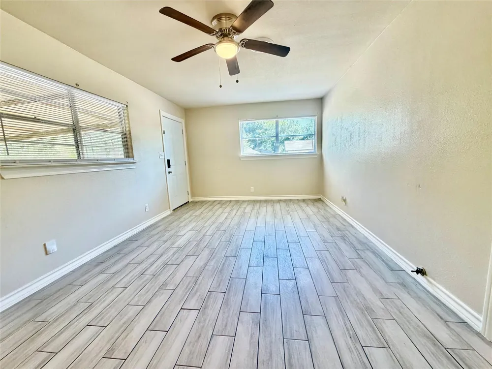 920 Vivian Ave Pasadena, TX 77506