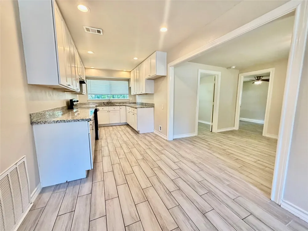920 Vivian Ave Pasadena, TX 77506