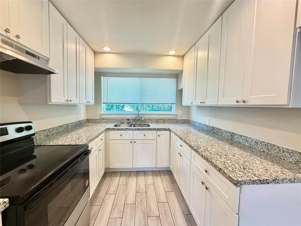 920 Vivian Ave Pasadena, TX 77506