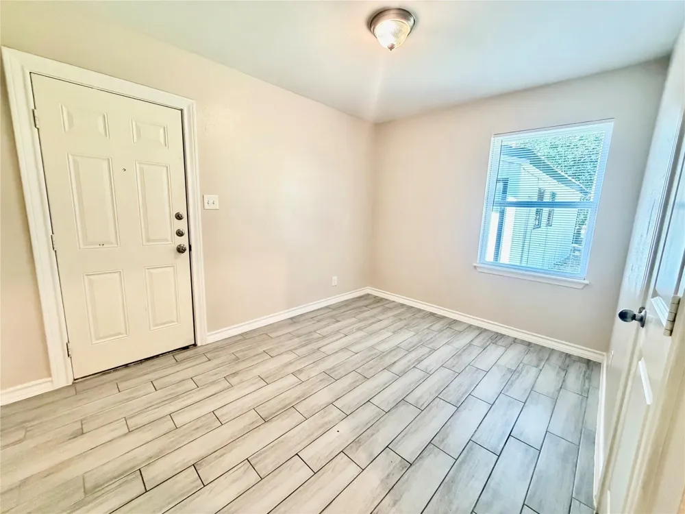 920 Vivian Ave Pasadena, TX 77506