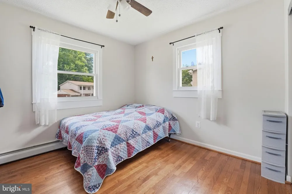 4527 GLENDALE ROAD Woodbridge, VA 22193