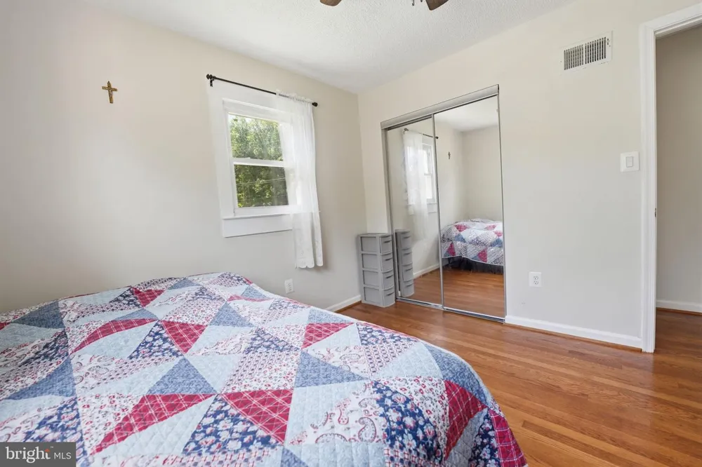 4527 GLENDALE ROAD Woodbridge, VA 22193