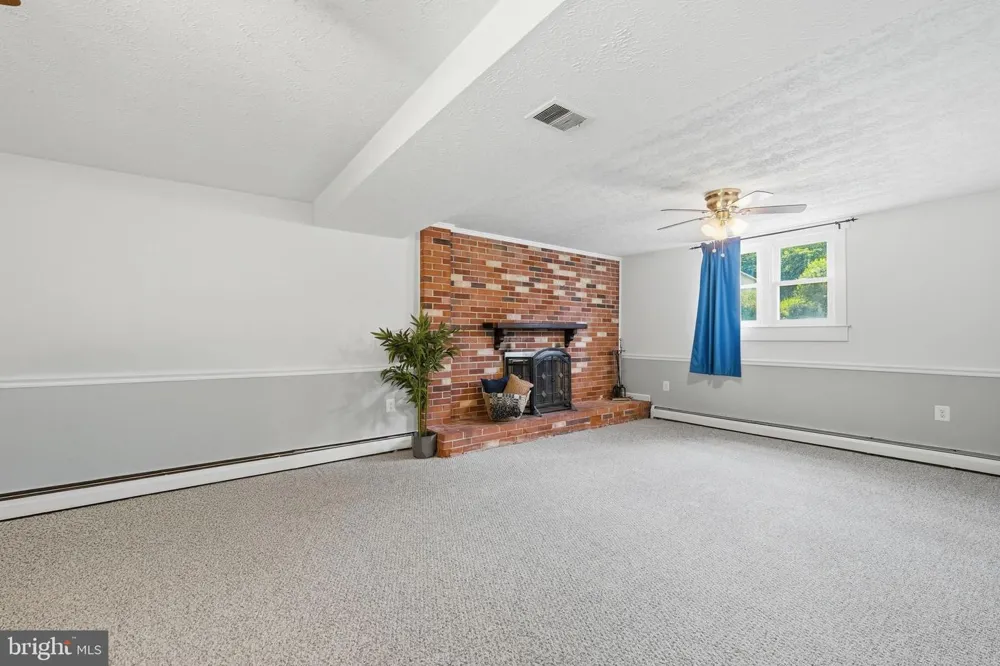 4527 GLENDALE ROAD Woodbridge, VA 22193