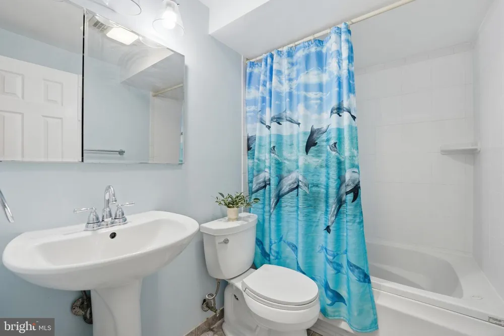 4527 GLENDALE ROAD Woodbridge, VA 22193
