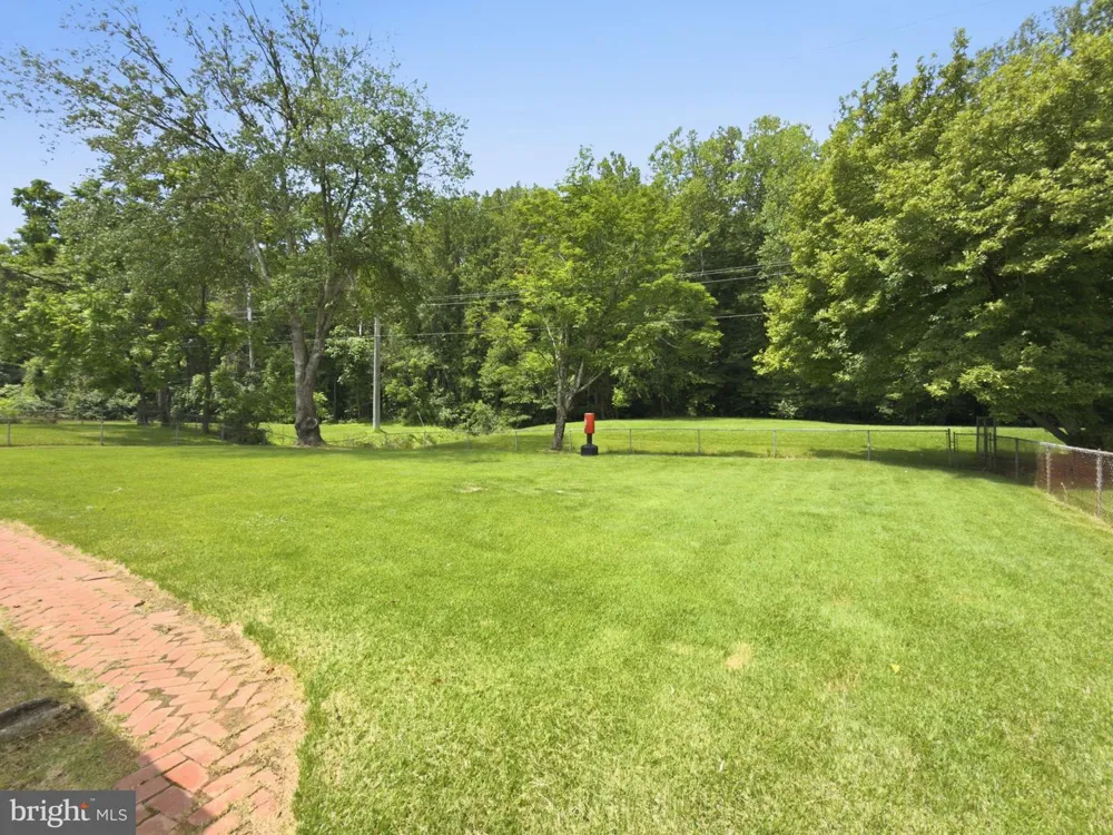 4527 GLENDALE ROAD Woodbridge, VA 22193