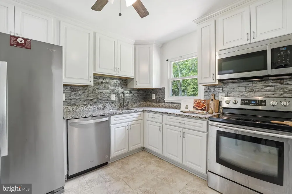 4527 GLENDALE ROAD Woodbridge, VA 22193