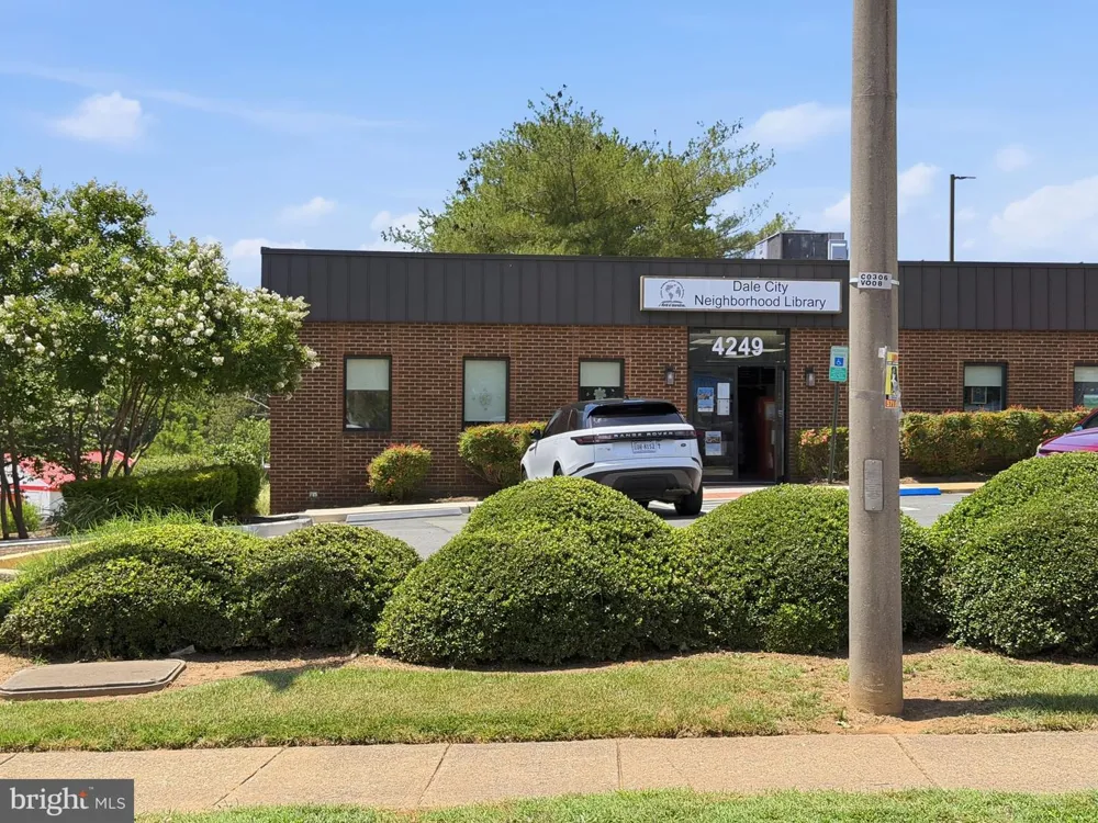 4527 GLENDALE ROAD Woodbridge, VA 22193