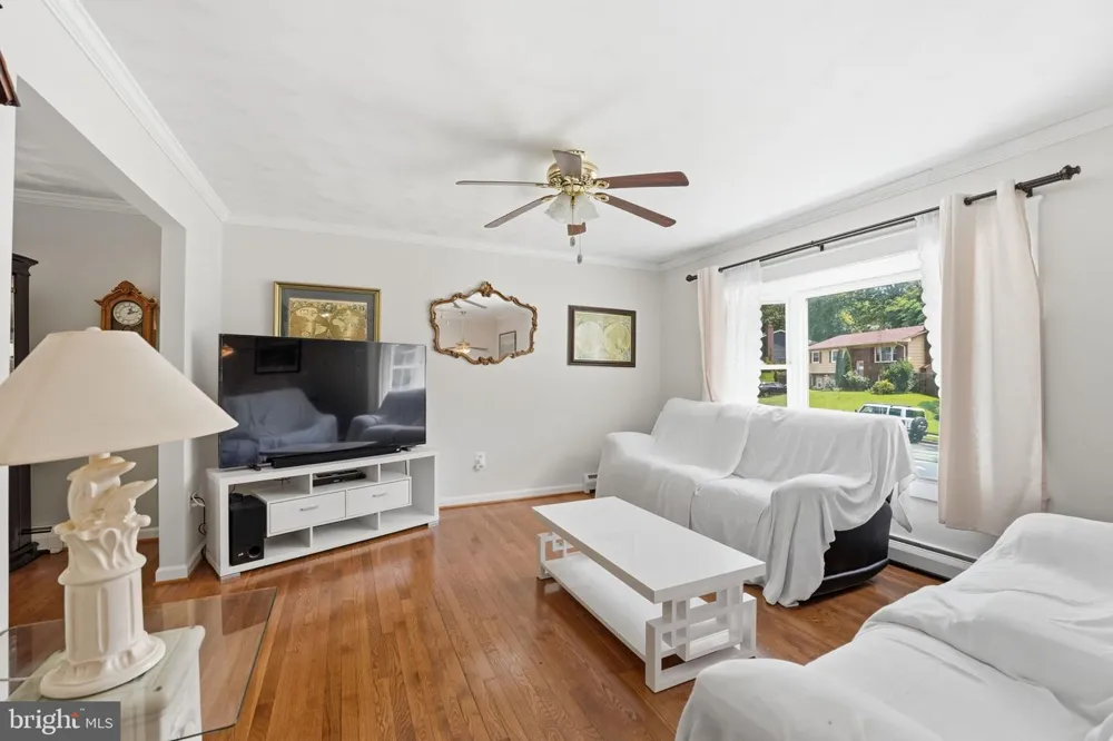4527 GLENDALE ROAD Woodbridge, VA 22193