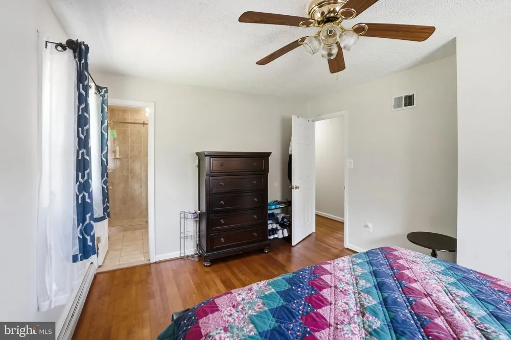 4527 GLENDALE ROAD Woodbridge, VA 22193