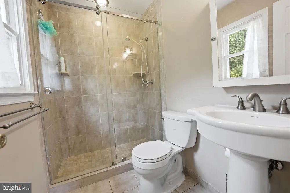 4527 GLENDALE ROAD Woodbridge, VA 22193