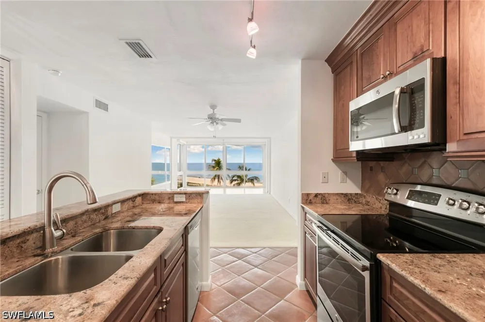 Gulf Shore Boulevard #203 Naples, FL 34102