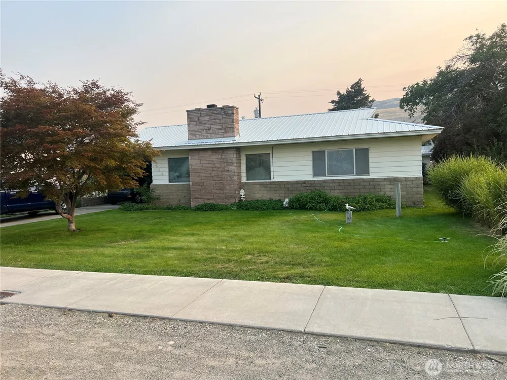 1518 Columbia Avenue Bridgeport, WA 98813