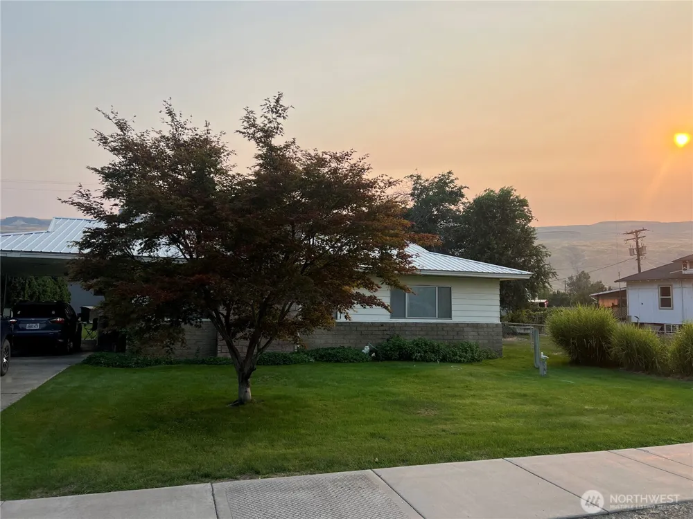 1518 Columbia Avenue Bridgeport, WA 98813